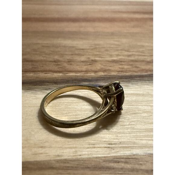 VTG Avon‎ Goldtone Garnet Costume Fashion Ruby Red Color Ring Size 7 - Picture 5 of 9